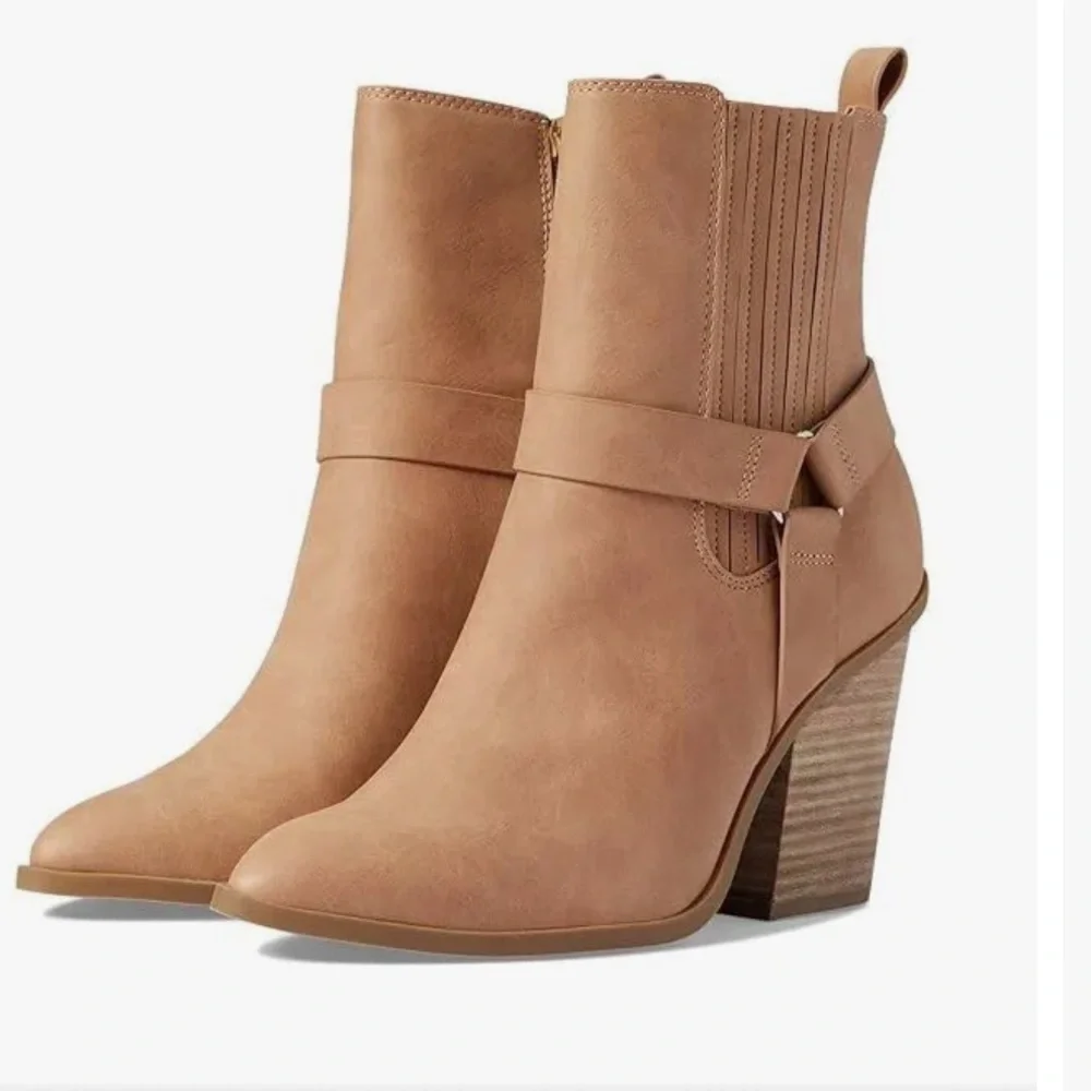 DV Dolce Vita Nilano Zipper Pointed Toe Ankle Boot With Block Heel 11